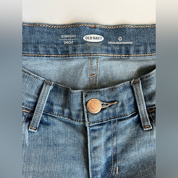 Old Navy - Cropped Light Wash Jeans - Picture 4 of 5